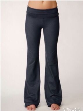 Lululemon Vintage Black Wash Groove Flared Yoga Pants - Size 6
